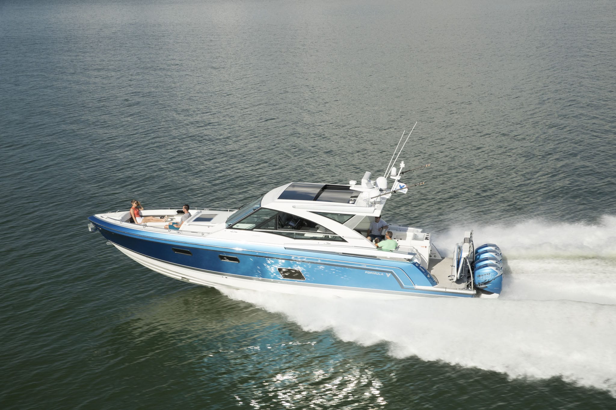 Outboard express cruiser 430 All Sport Crossover Formula four