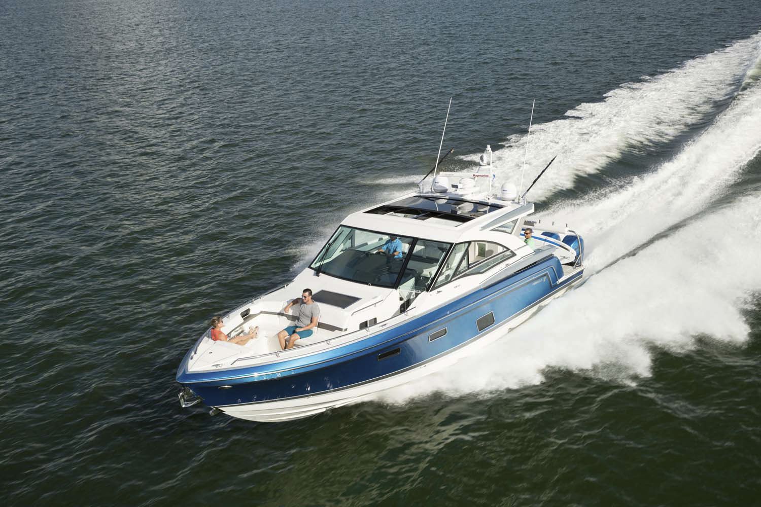 Outboard express cruiser 430 All Sport Crossover Formula four
