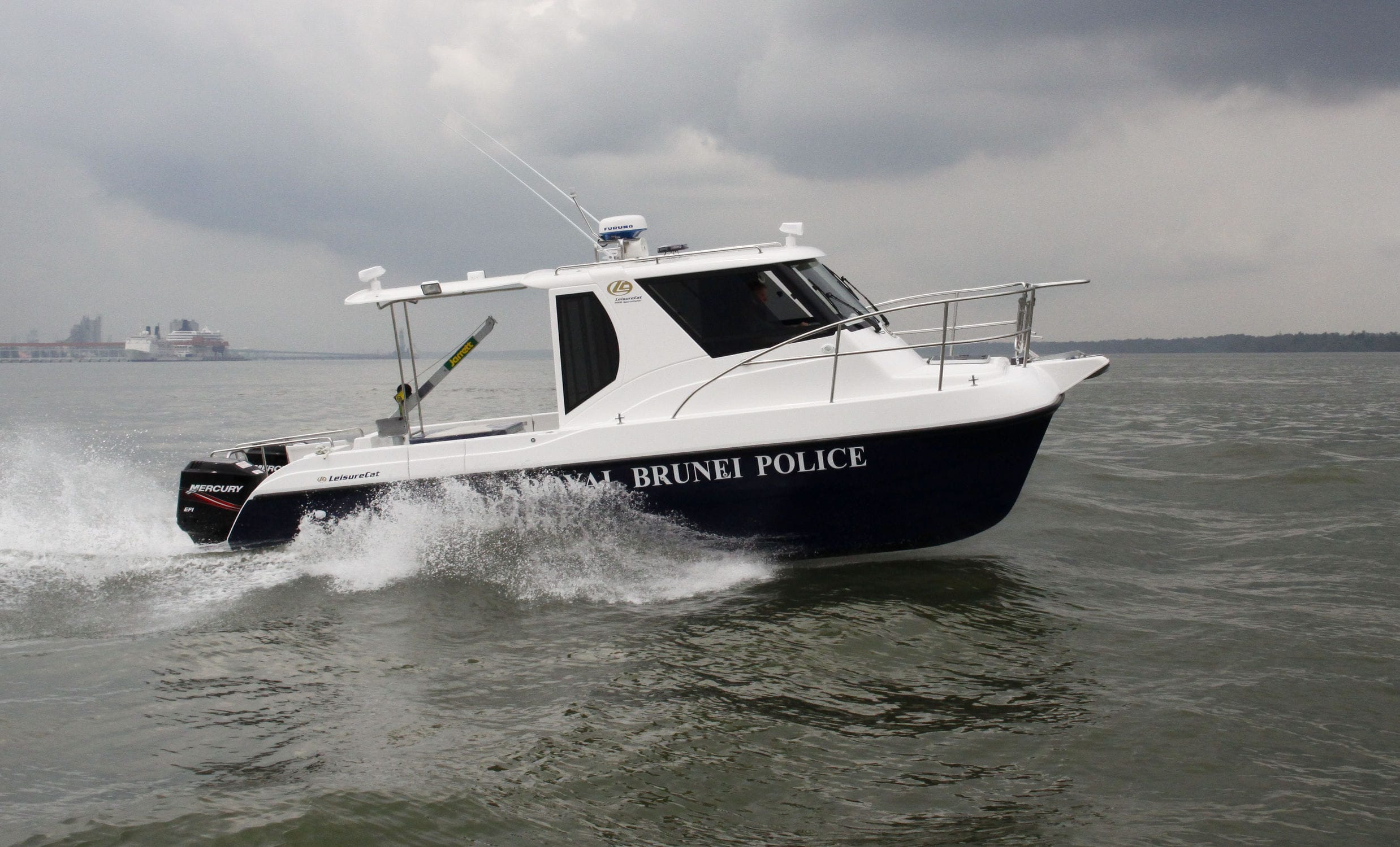 Patrol Boat 8000 Series LeisureCat Catamaran Outboard