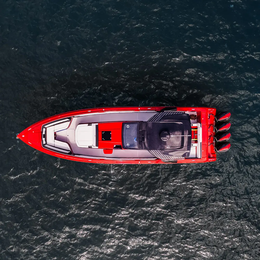 Outboard center console boat - 42' AURORIS - Cigarette Racing Team