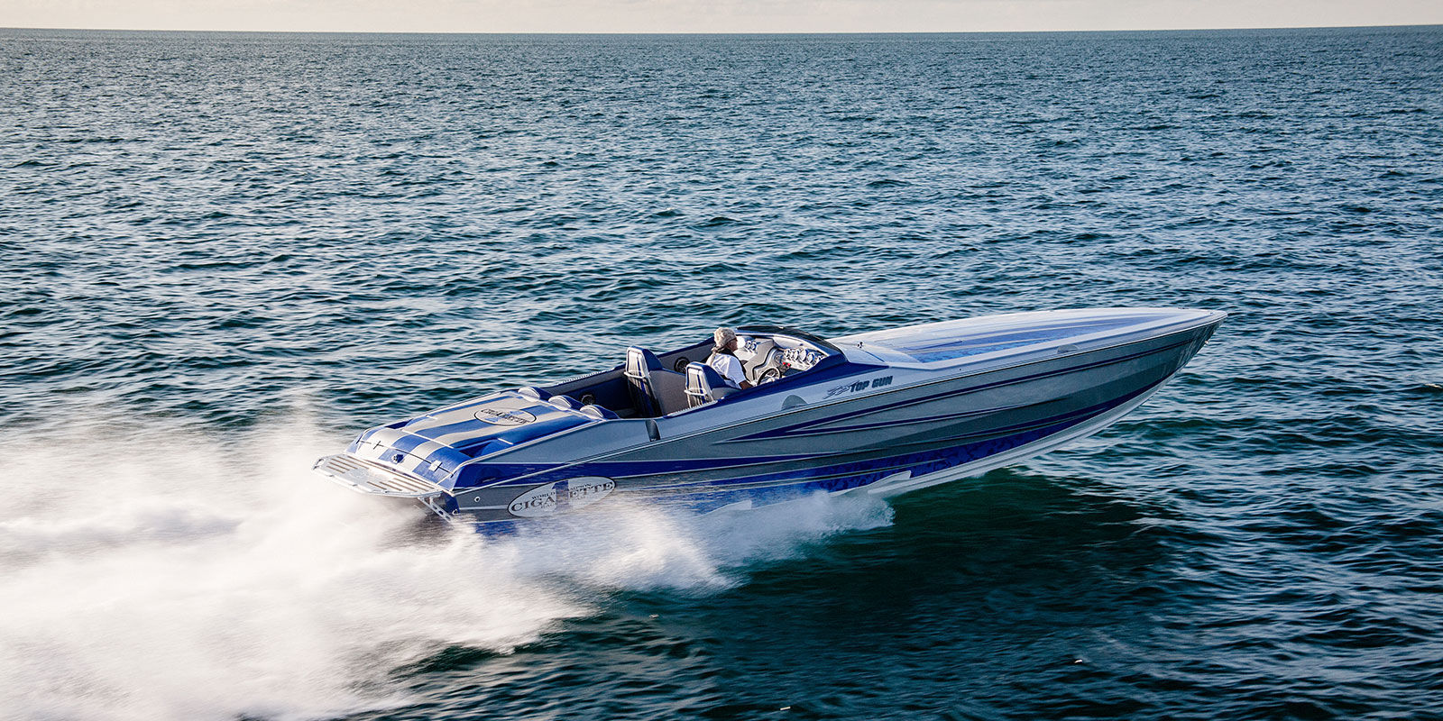 Inboard runabout - 38' Top Gun - Cigarette Racing Team - twin-engine ...