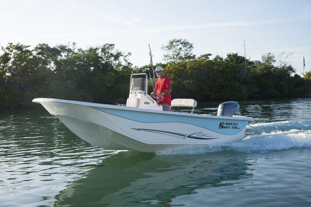 Outboard bay boat - 238 DLV - Carolina Skiff - center console / sport ...