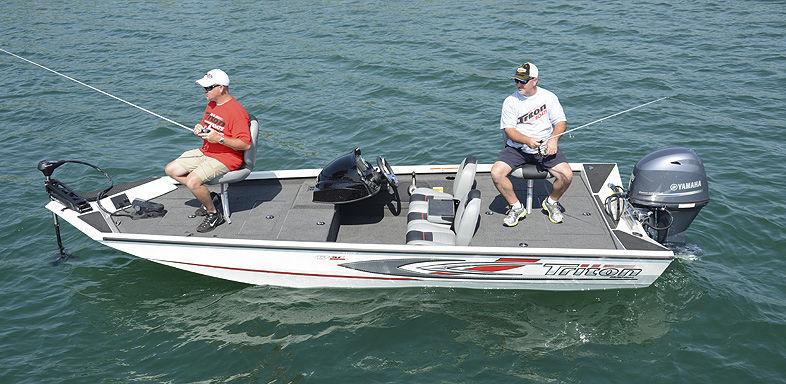 Outboard crappie boat - 17 C TX - Triton Boats - side console / sport ...