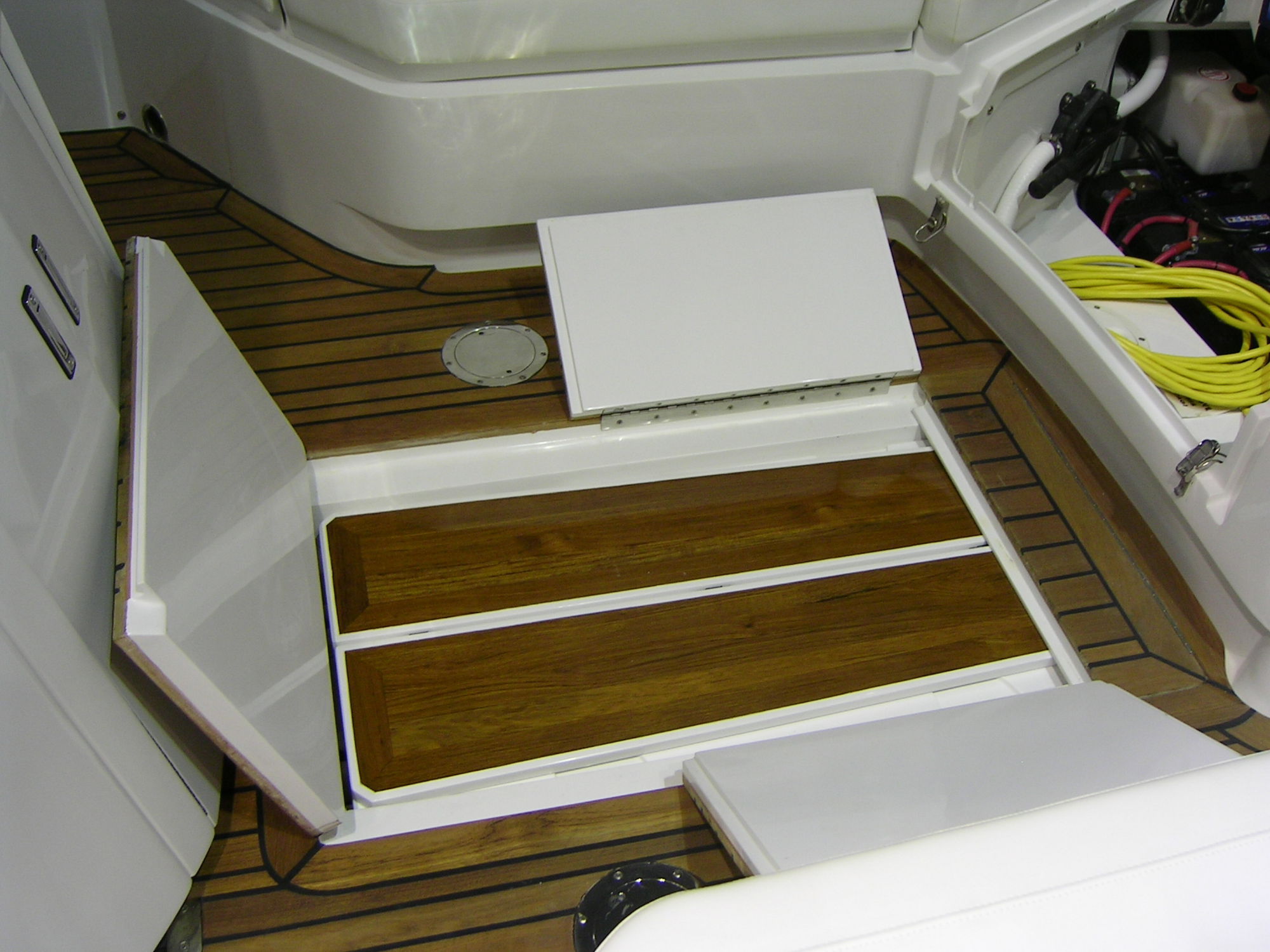 Adjustable boat table pedestal T 139 O Besenzoni SpA hydraulic / folding / stainless steel