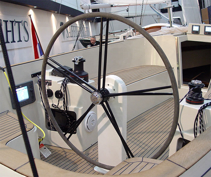 Ajustable tilt steering wheel pedestal WP800 Jefa for sailboats