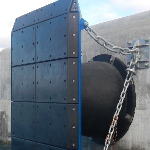 Harbor fender Marine and Infrastructure pier / panel / large