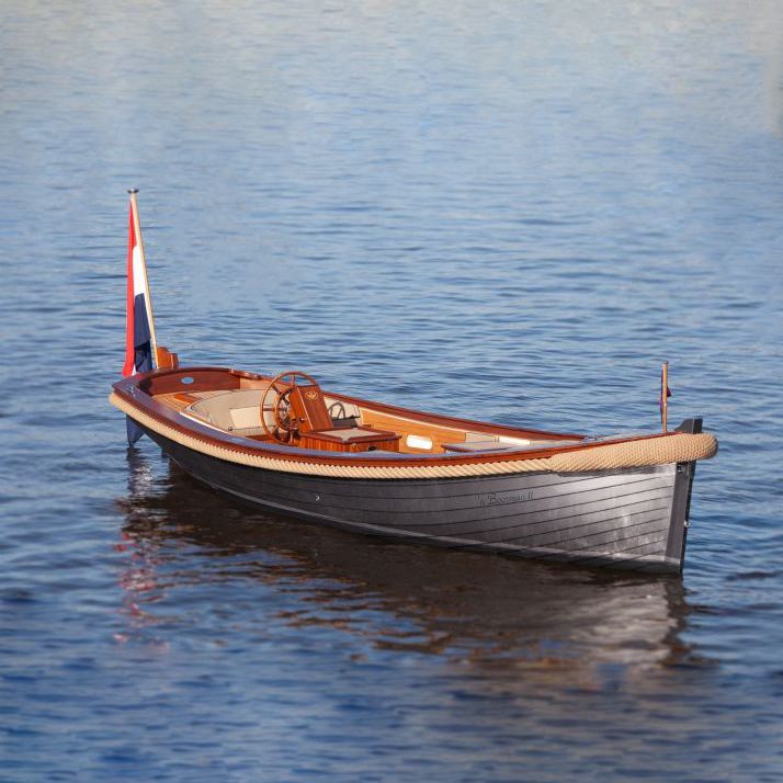 Inboard small boat CAPTAIN’S LAUNCH Wajer open / center console