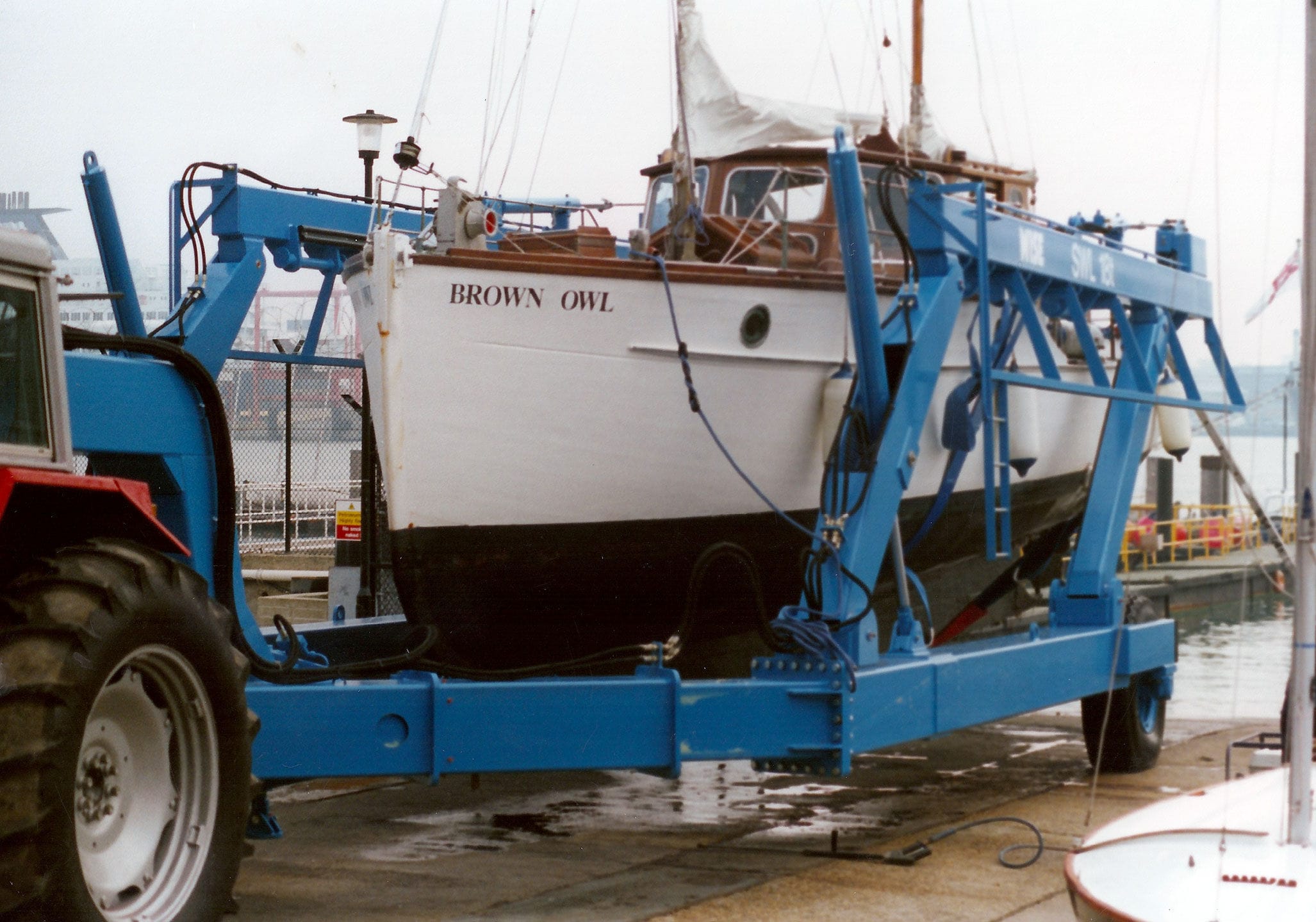 Launching trailer Wise Boat Hoists handling / shipyard