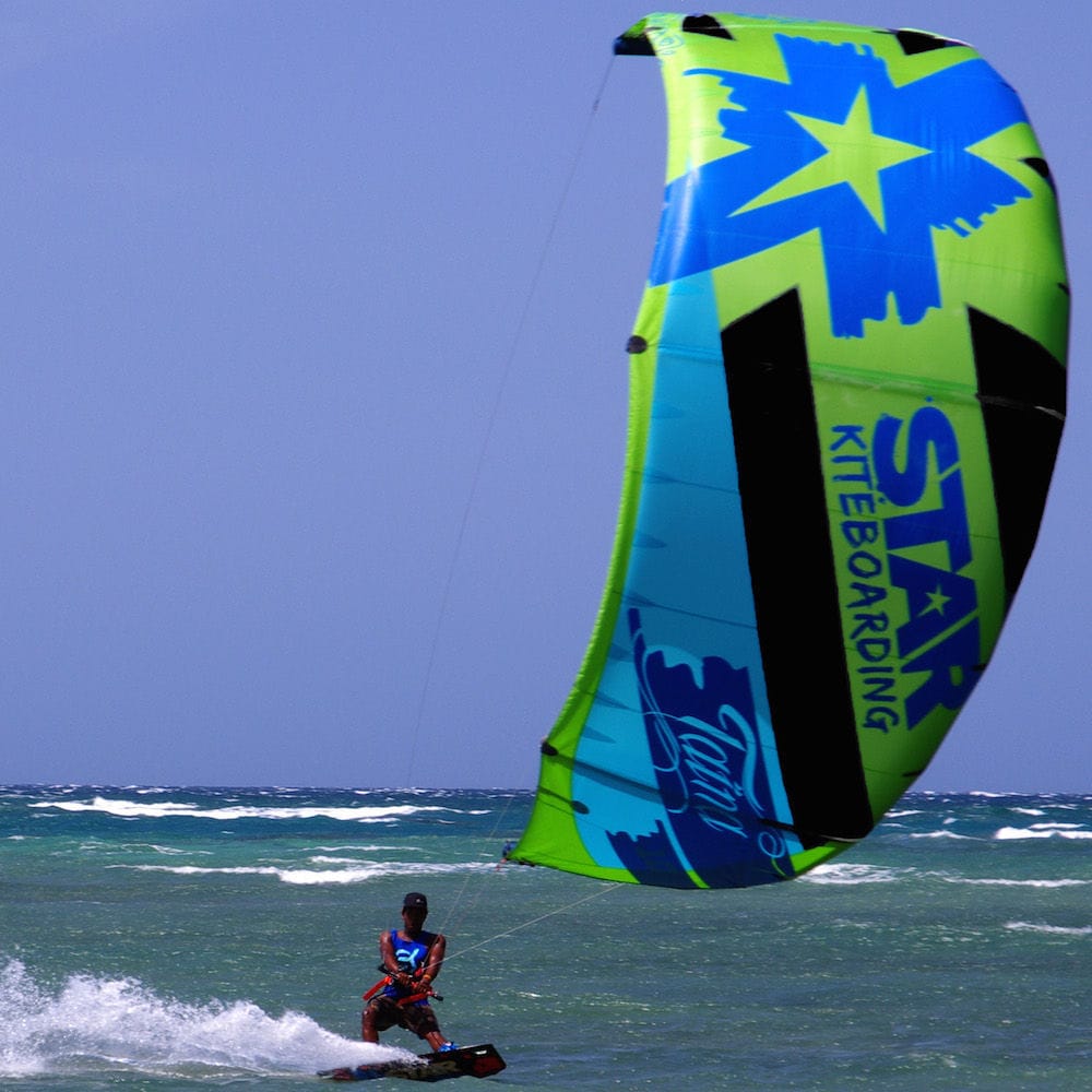 Hybrid kitesurf kite Taina V4 Star kites wave / allaround