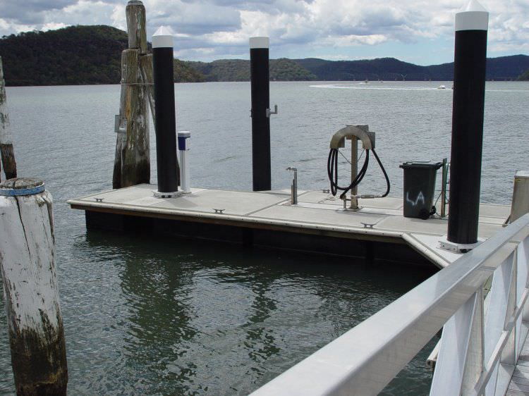 Floating dock COMMERCIAL Marina Dock Systems mooring / for