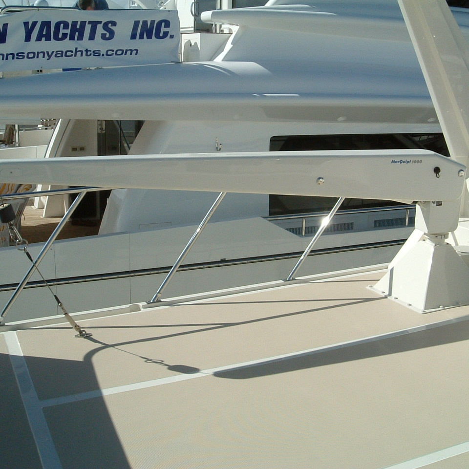 Tender davit MARQ 10 Mar Quipt hydraulic / rotating