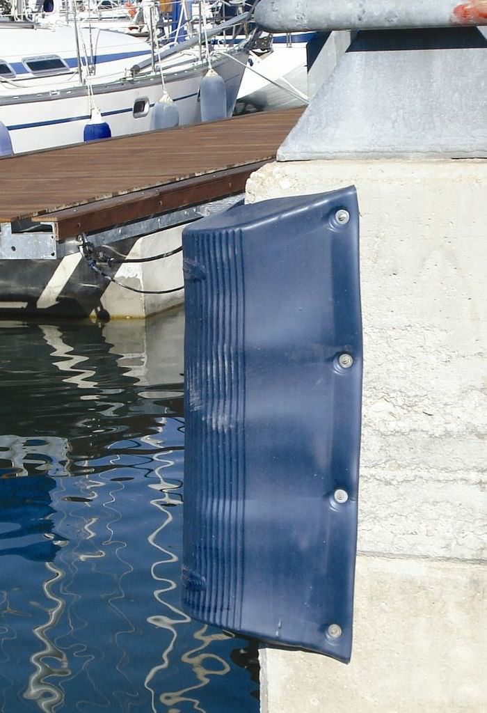 Marina fender Angle Aere Docking Solutions dock / corner
