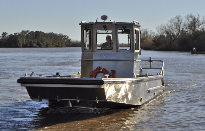 Work barge professional boat 30 RESOLUTE Metal Shark Aluminum Boats