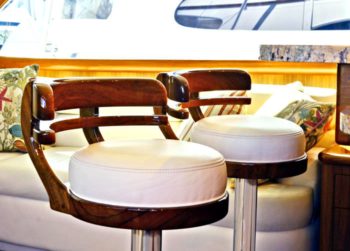 Round base bar stool Dubliner Release Marine for yachts / for ships