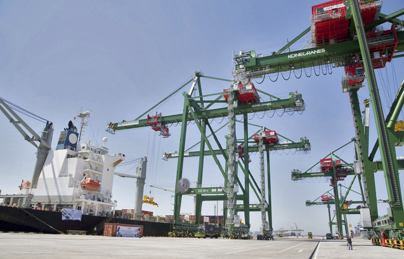 PostPanamax container gantry crane STS Konecranes