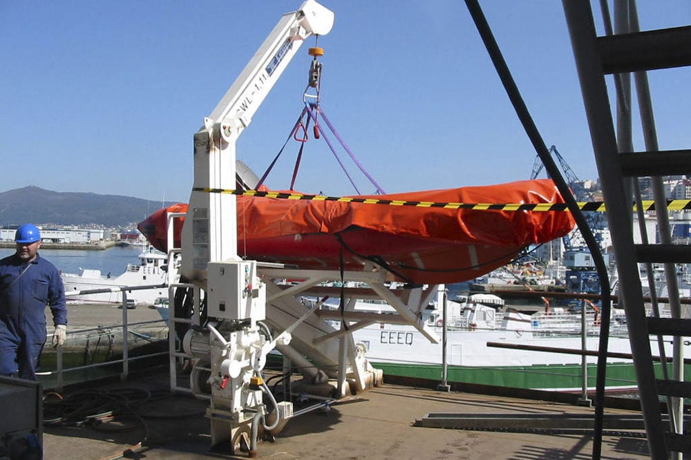 Ship davit Superfast Galicia Industrias Ferri, S.A. for rescue