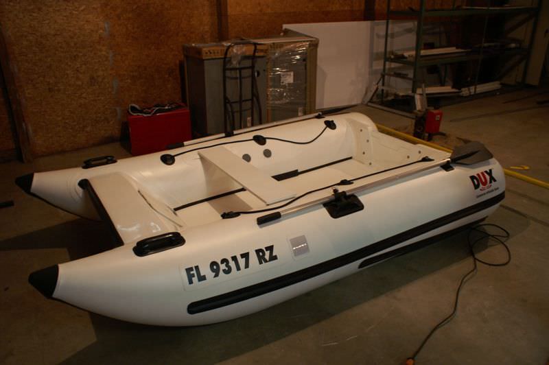 Inflatable catamaran D300X True North Dux outboard / rigid
