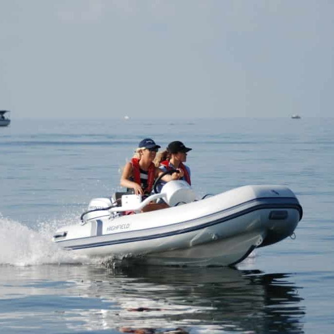 Outboard inflatable boat CL 380 Highfield boats rigid / center