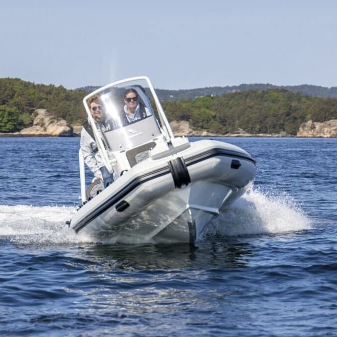 Outboard inflatable boat SP 560 Highfield boats rigid / open