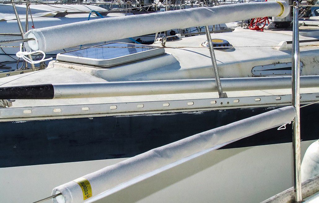 Protective cover Orange Marine for sailboats / guardrail