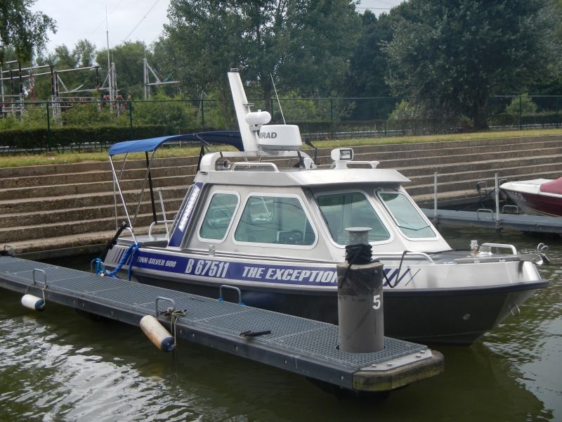 Outboard center console boat 600 Cabin TinnSilver aluminium boats