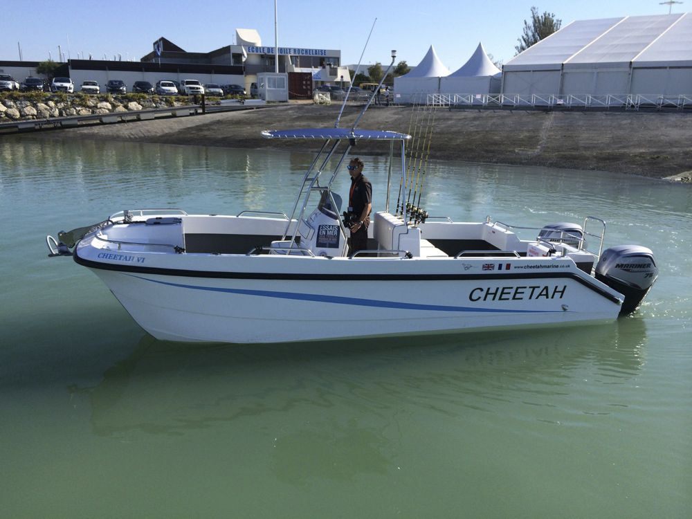 Center console catamaran Cheetah VI Cheetah Marine outboard
