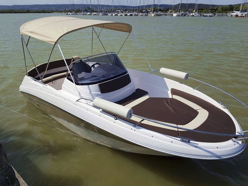 Outboard center console boat - QX555 - Marine Times Newspaper