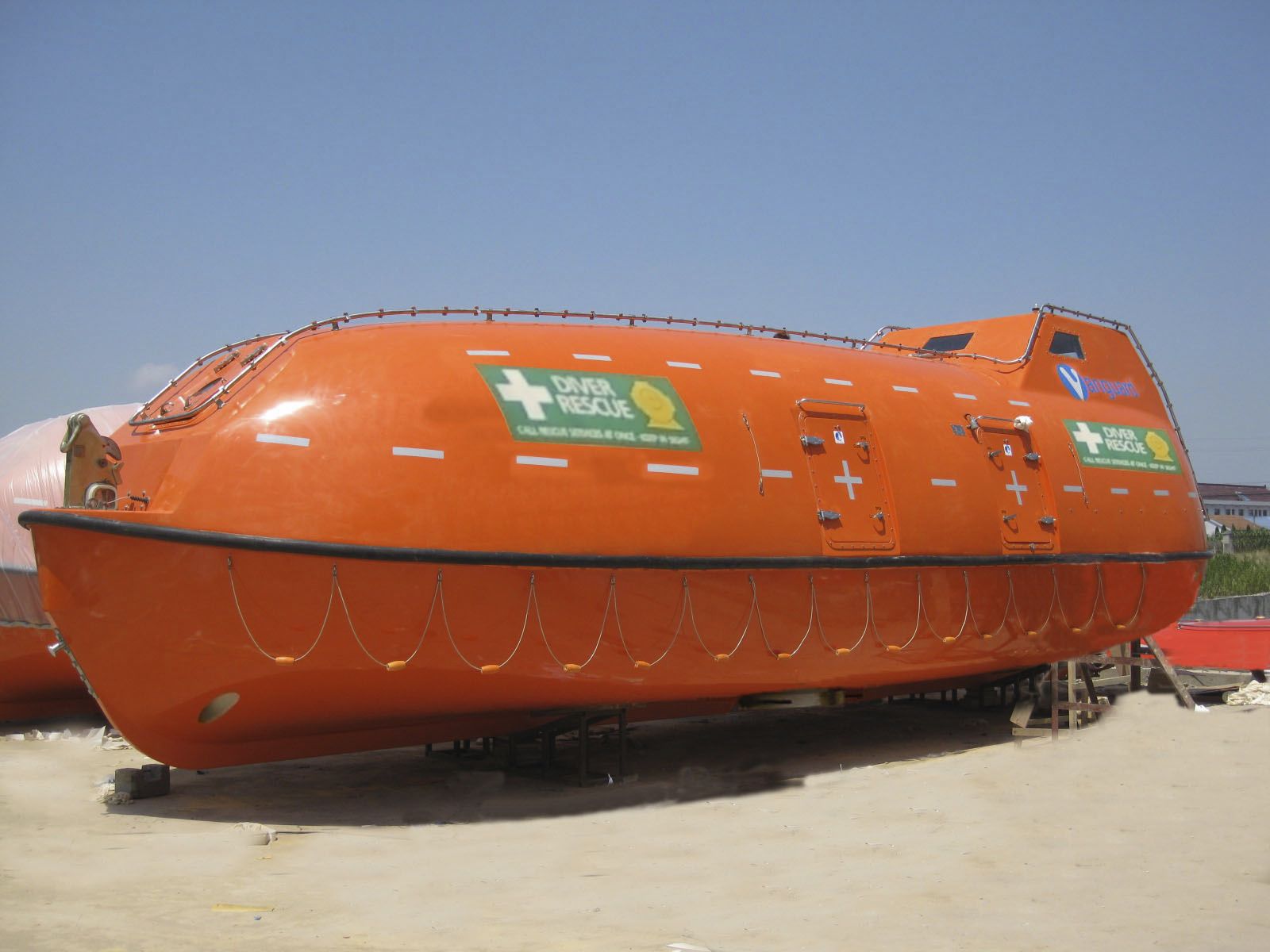 Hyperbaric lifeboat Vanguard Composite Engineering PTE LTD. for ships