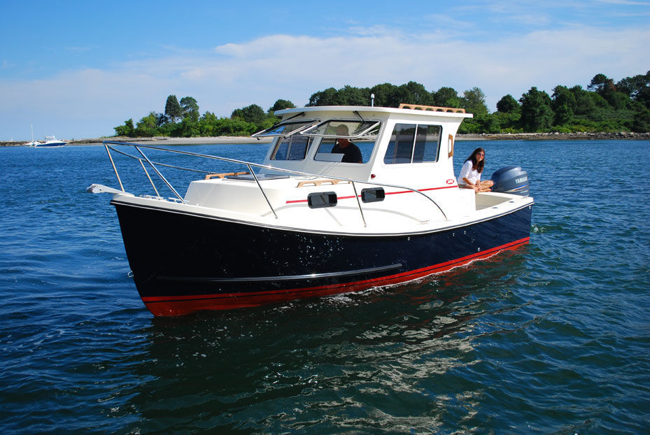 Outboard day fishing boat 248 Explorer Eastern Boats
