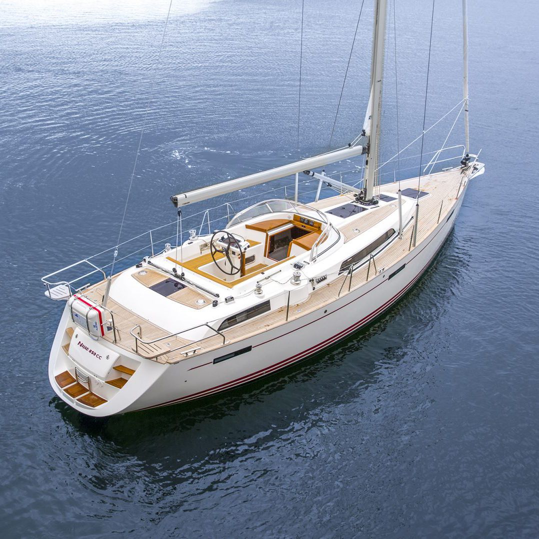 center cockpit sailboat manufacturers