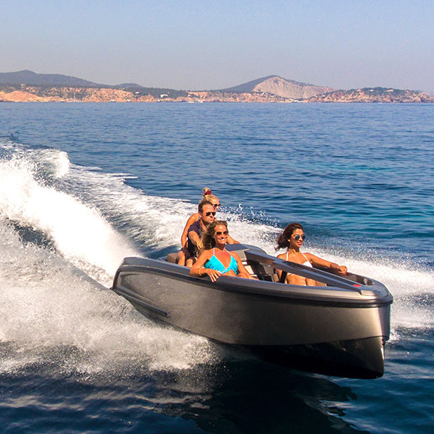 Seated jetski 16 Vanquish Yachts fiveseater / 250 hp / 200 hp
