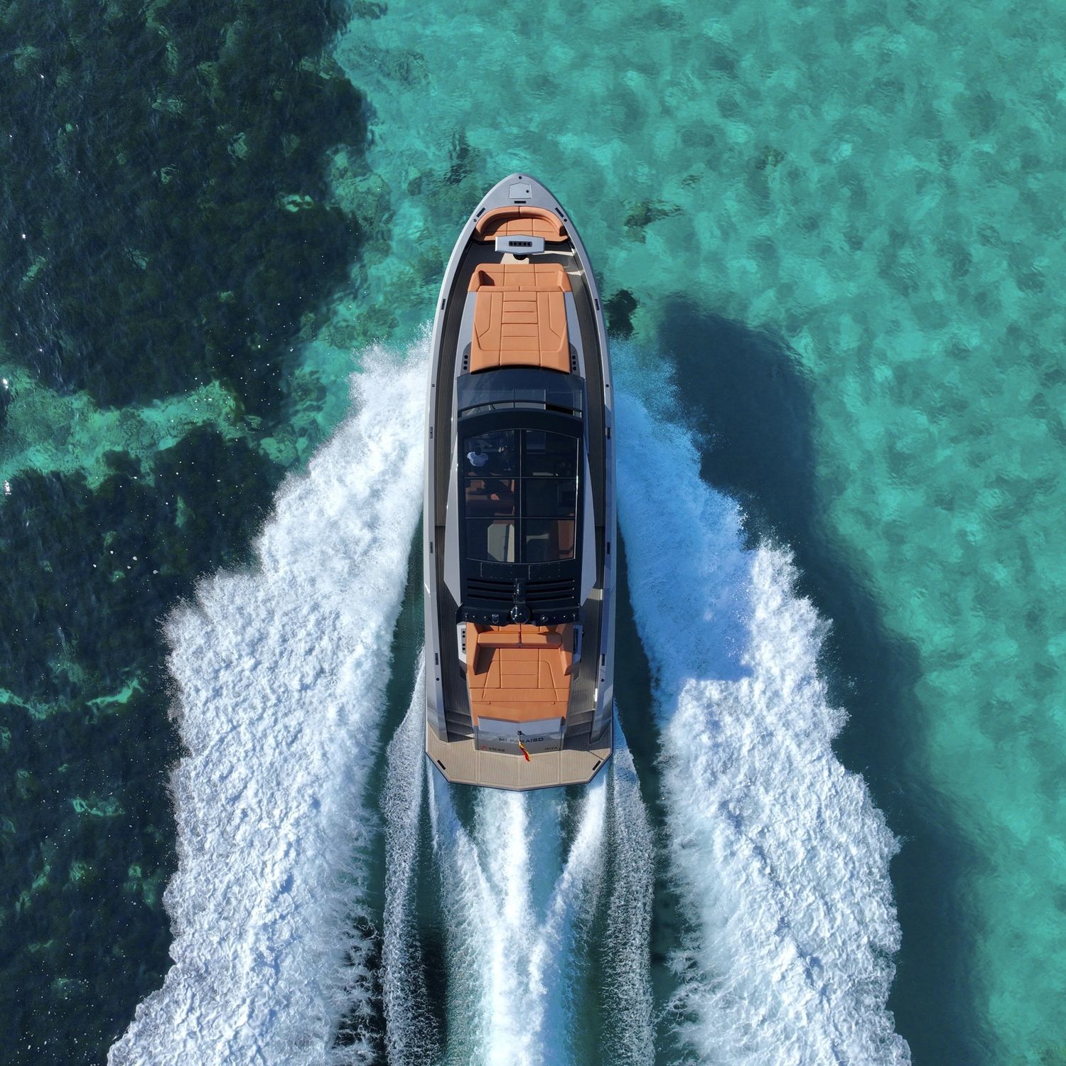Cruising motor yacht - 58 - Vanquish Yachts - hard-top / IPS