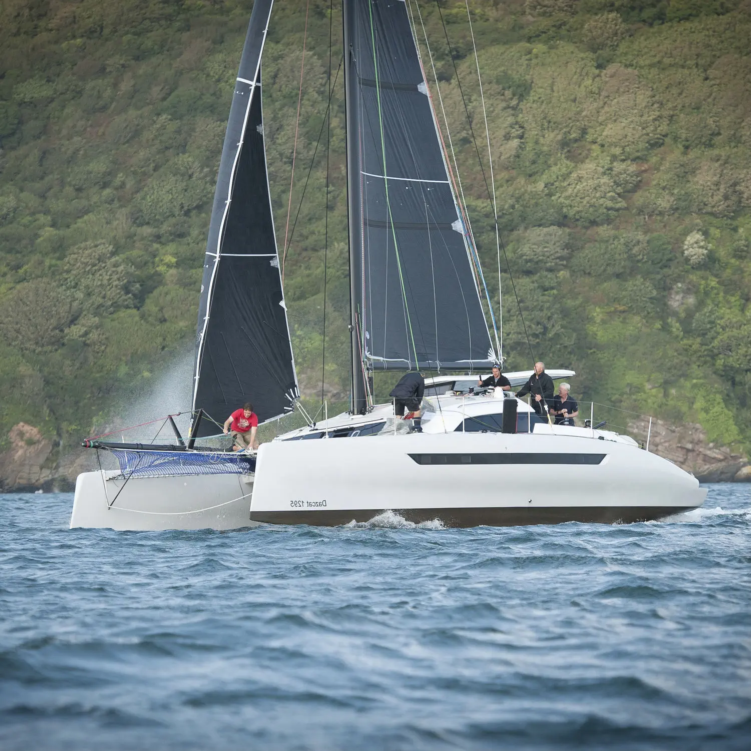 Catamaran - D1295 - Multimarine Manufacturing LTD - cruising