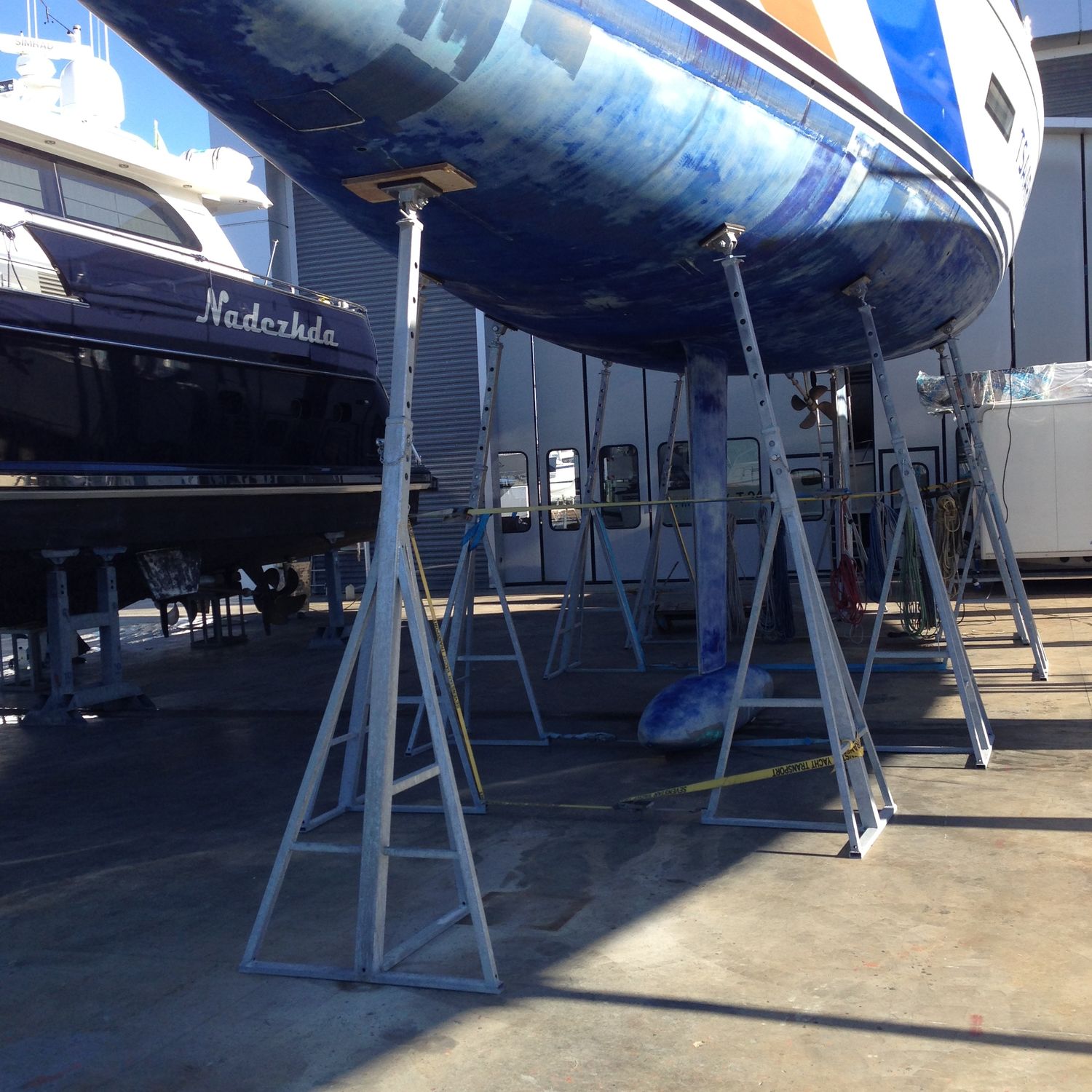 Adjustable boat stand CF 06 fgm tecnology