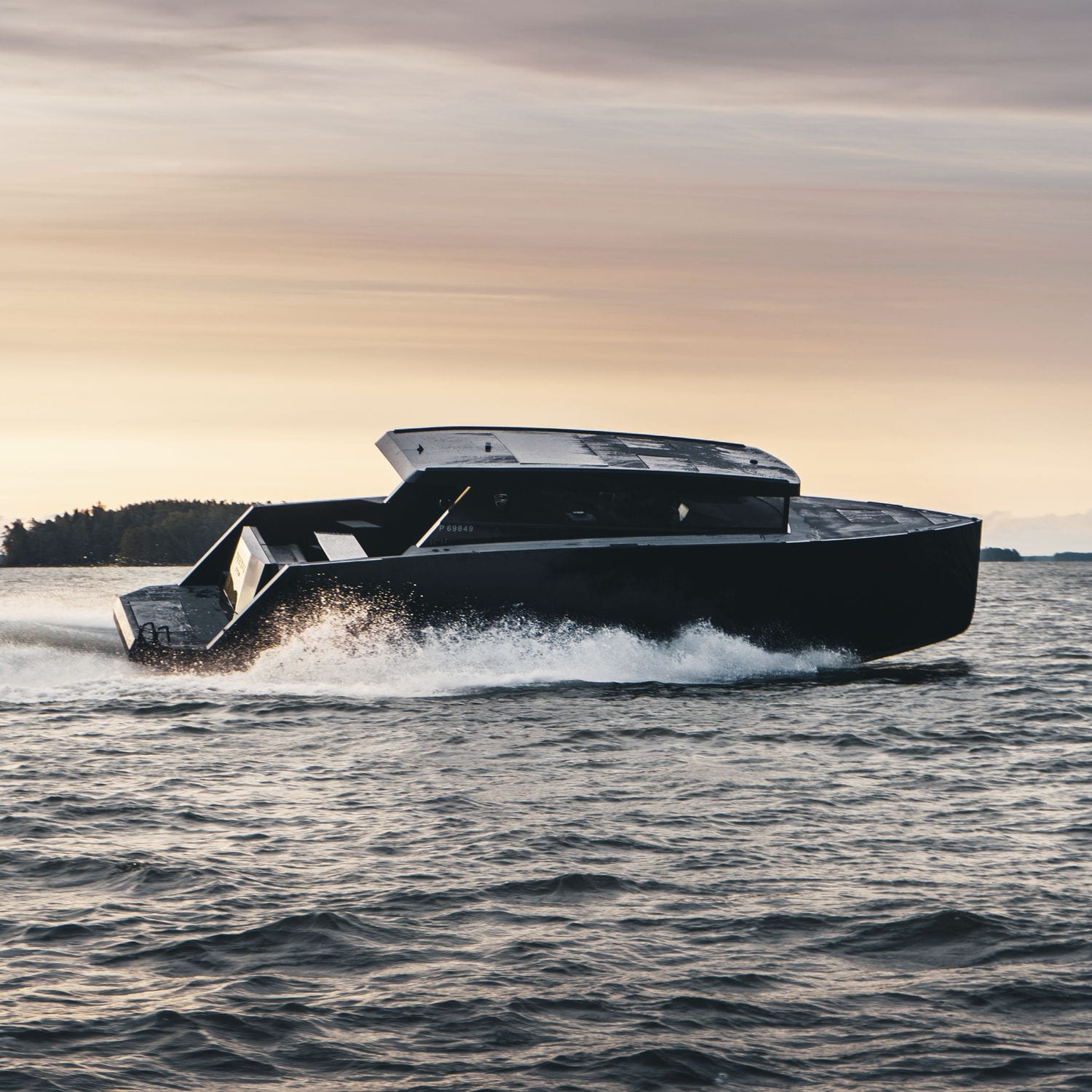 brizo yachts 800 pro