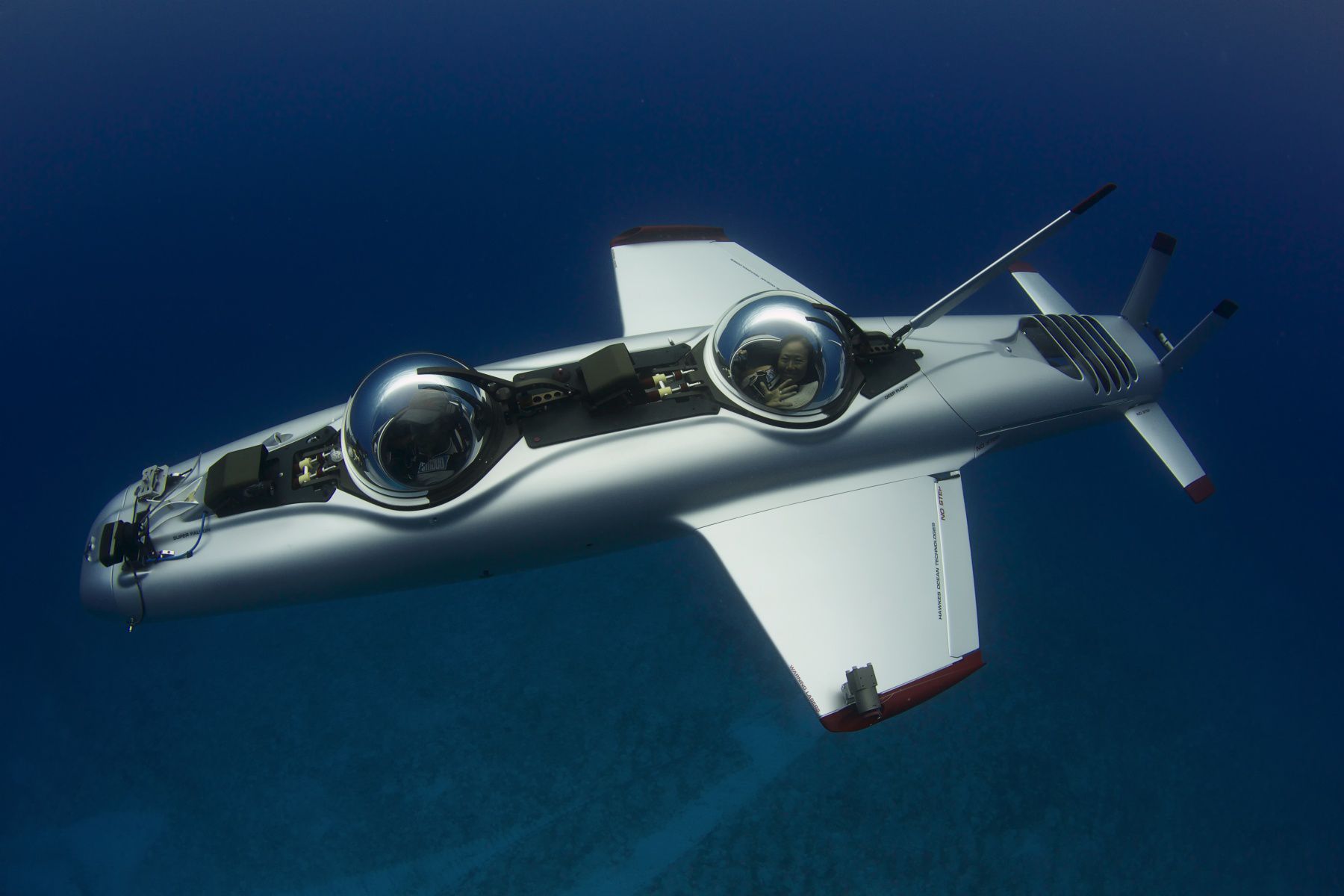 Private submarine SUPER FALCON DeepFlight tourist