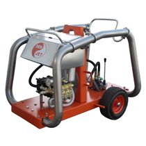 Hydraulic drive high-pressure cleaner - All boating and marine industry ...