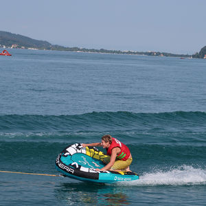 1-person max. towed buoy