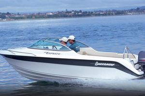 outboard runabout