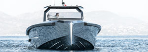 cruising motor yacht 1