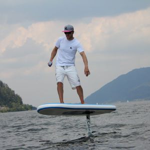 foiling SUP