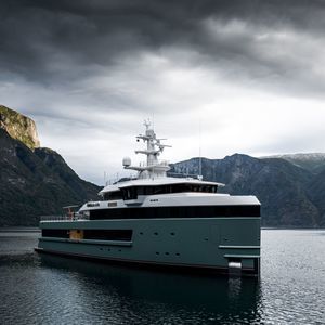 cruising mega-yacht