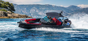 outboard center console boat