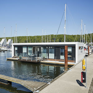 floating house