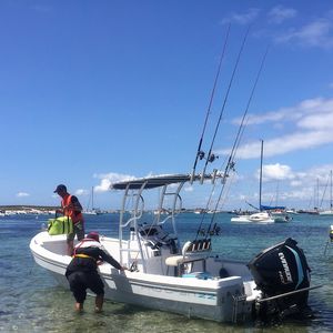 outboard center console boat