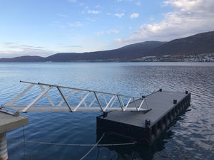 floating pontoon