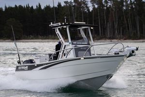 outboard center console boat