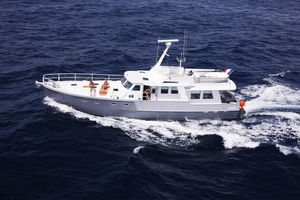 cruising motor yacht