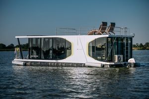 catamaran houseboat 1