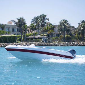 outboard center console boat